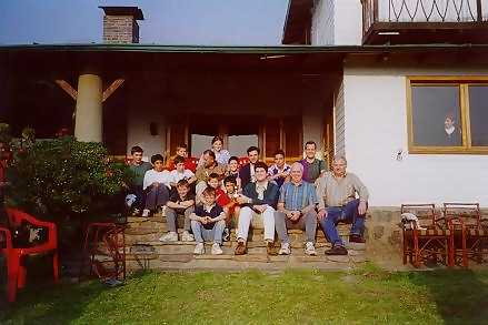 Las personas que jugaron en el torneo en las escaleras (agosto de 1999)