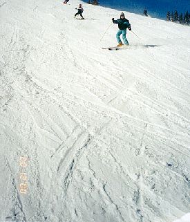 Joshua y Mateo esquiando en Vail, Colorado (19 de noviembre del 2000)